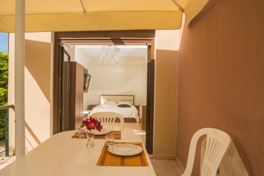 Bouganvillia Homes Nikiti  Camera foto