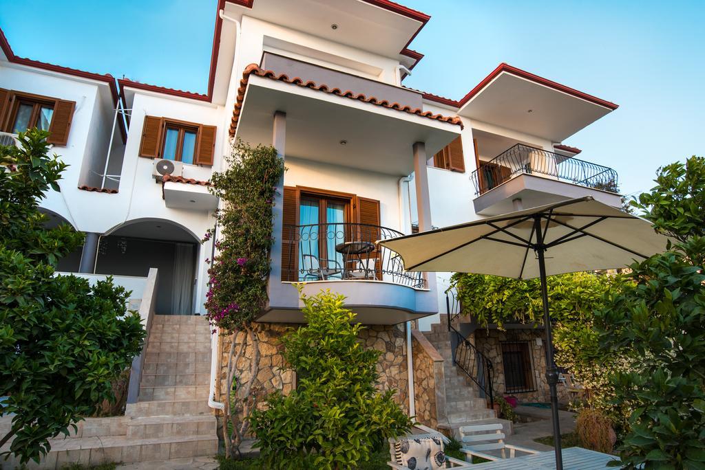 Bouganvillia Homes Nikiti  Esterno foto