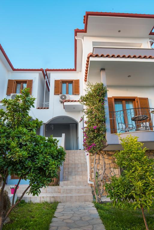 Bouganvillia Homes Nikiti  Esterno foto
