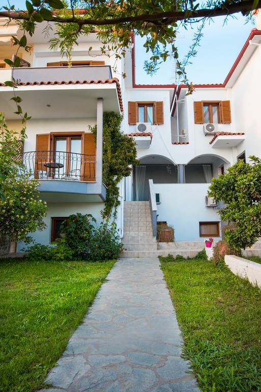 Bouganvillia Homes Nikiti  Esterno foto