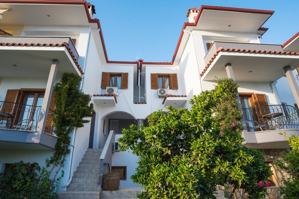 Bouganvillia Homes Nikiti  Esterno foto